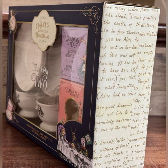 Alice’s Adventures in Wonderland Tea for Two - NEW - Picture 4 of 6